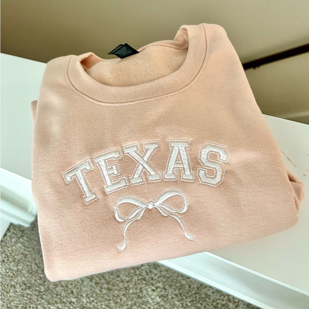 Texas bow embroidered crewnecks s-xxl available